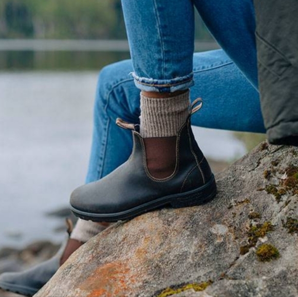 Blundstone Shoes - VGUC Blundstone Chelsea Boot 062